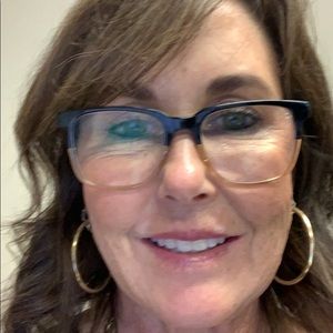 Meet your Posher, Hailey